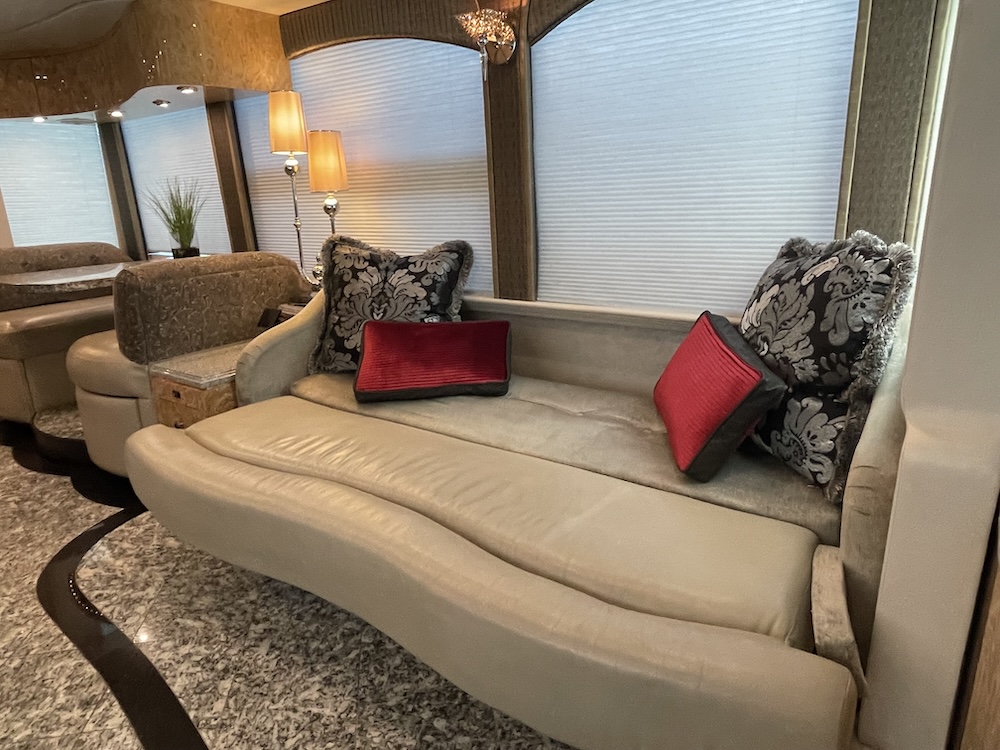 2005 Prevost  Millennium H3-45 For Sale