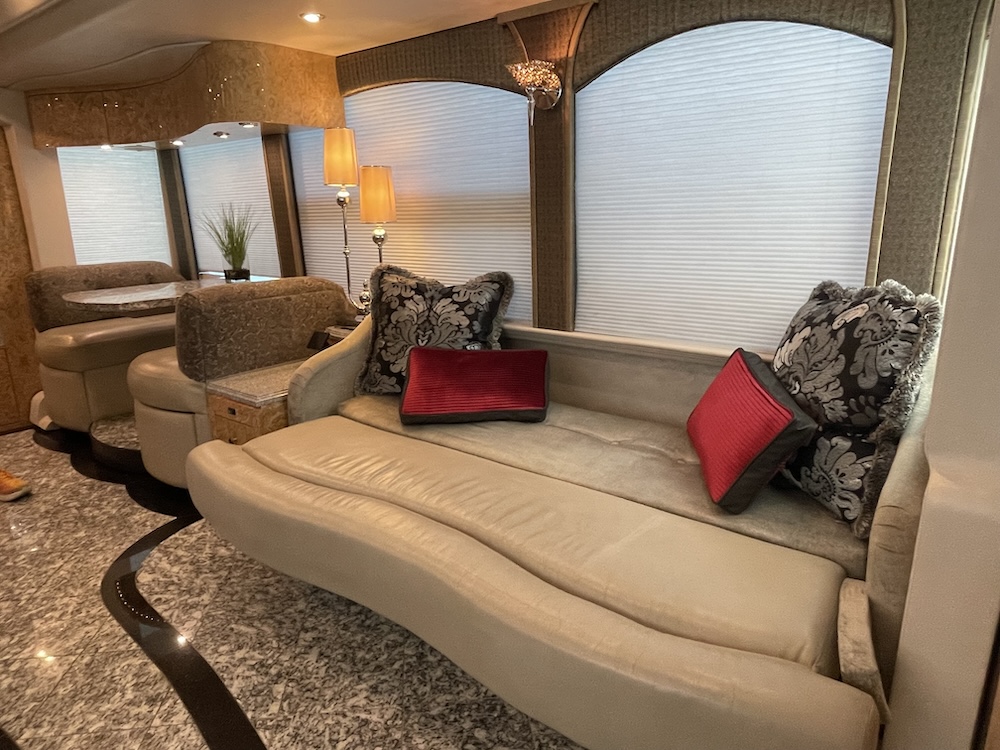 2005 Prevost  Millennium H3-45 For Sale