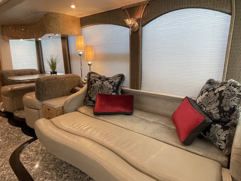 2005 Prevost  Millennium H3-45 For Sale