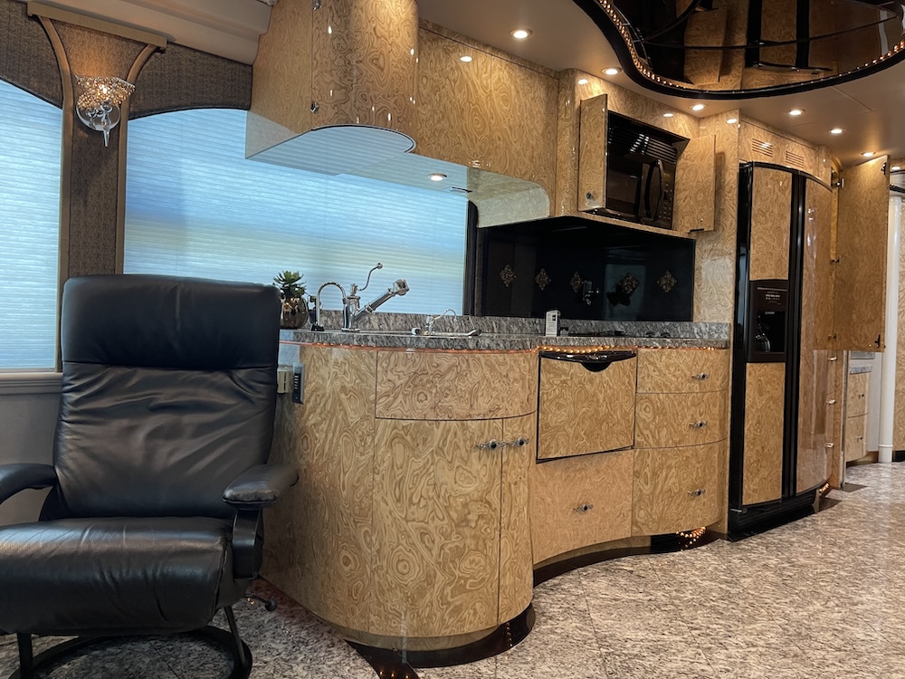 2005 Prevost  Millennium H3-45 For Sale