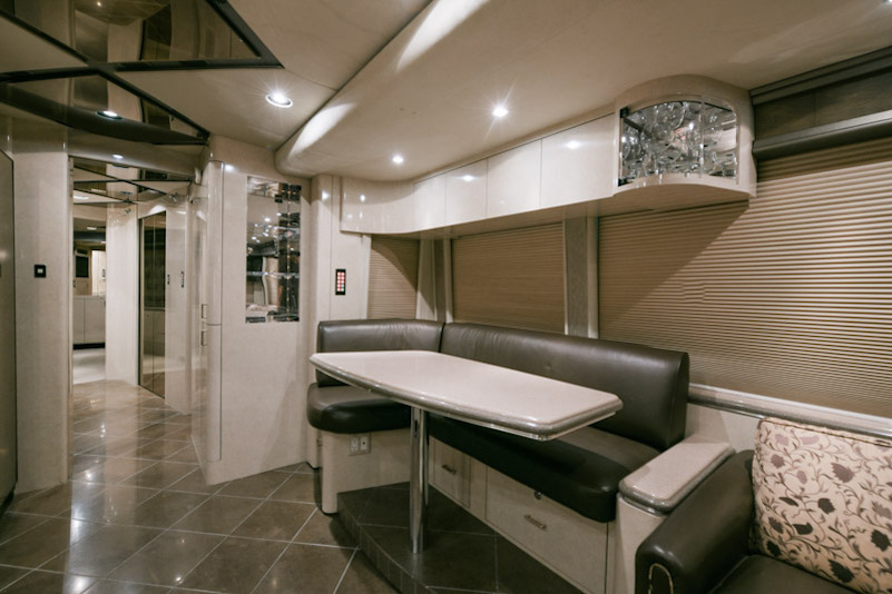 2005 Prevost Marathon H3-45 For Sale