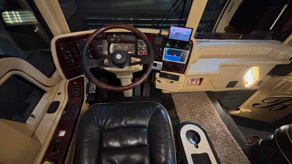 2005 Prevost Parliament XLII For Sale