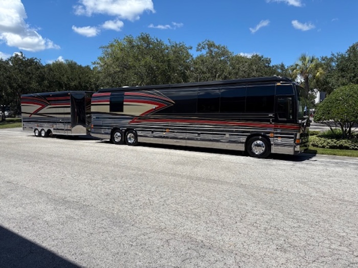2005 Prevost Parliament XLII For Sale