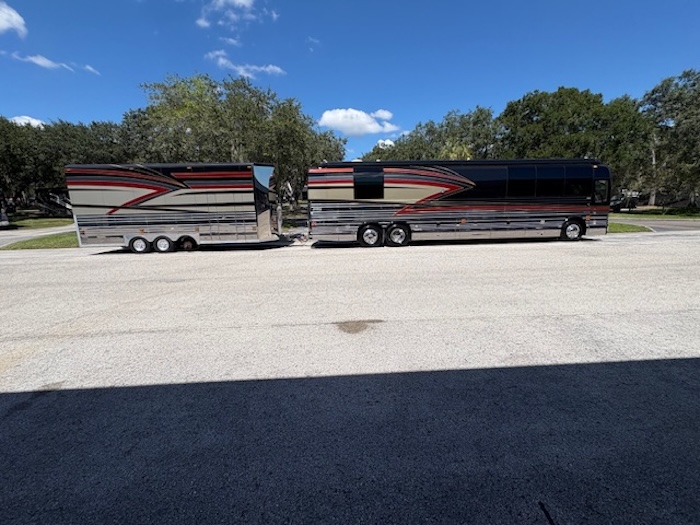 2005 Prevost Parliament XLII For Sale