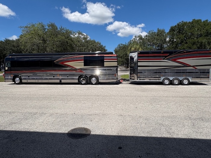 2005 Prevost Parliament XLII For Sale