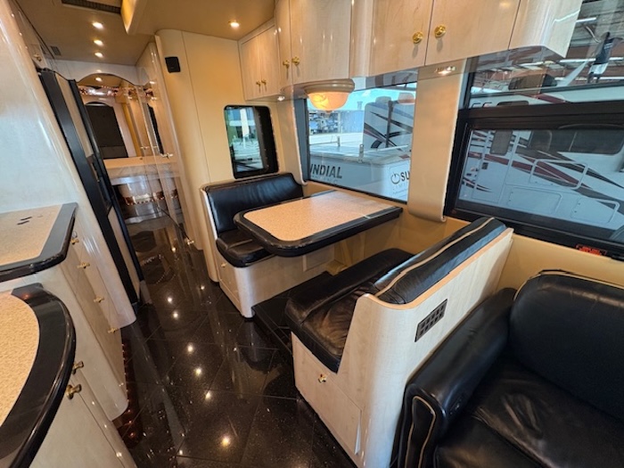 2005 Prevost Parliament XLII For Sale