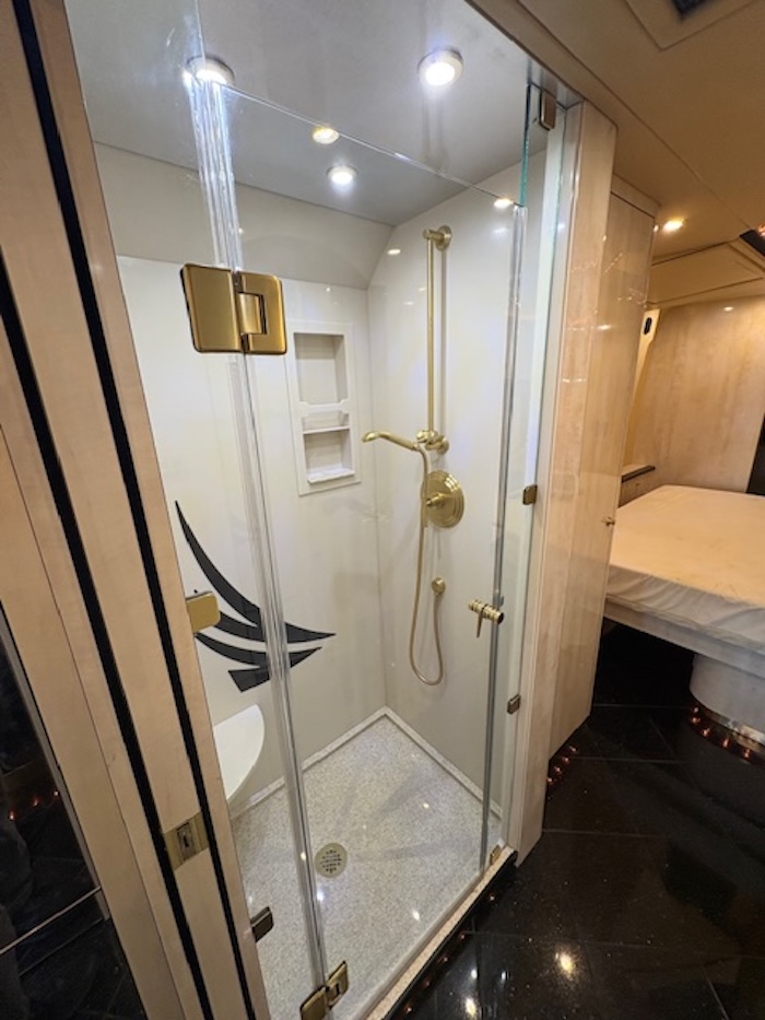 2005 Prevost Parliament XLII For Sale