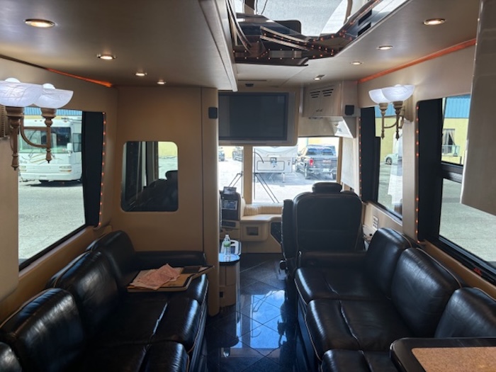 2005 Prevost Parliament XLII For Sale