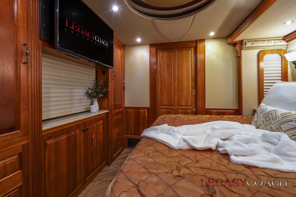 2005 Prevost Royale XLII For Sale