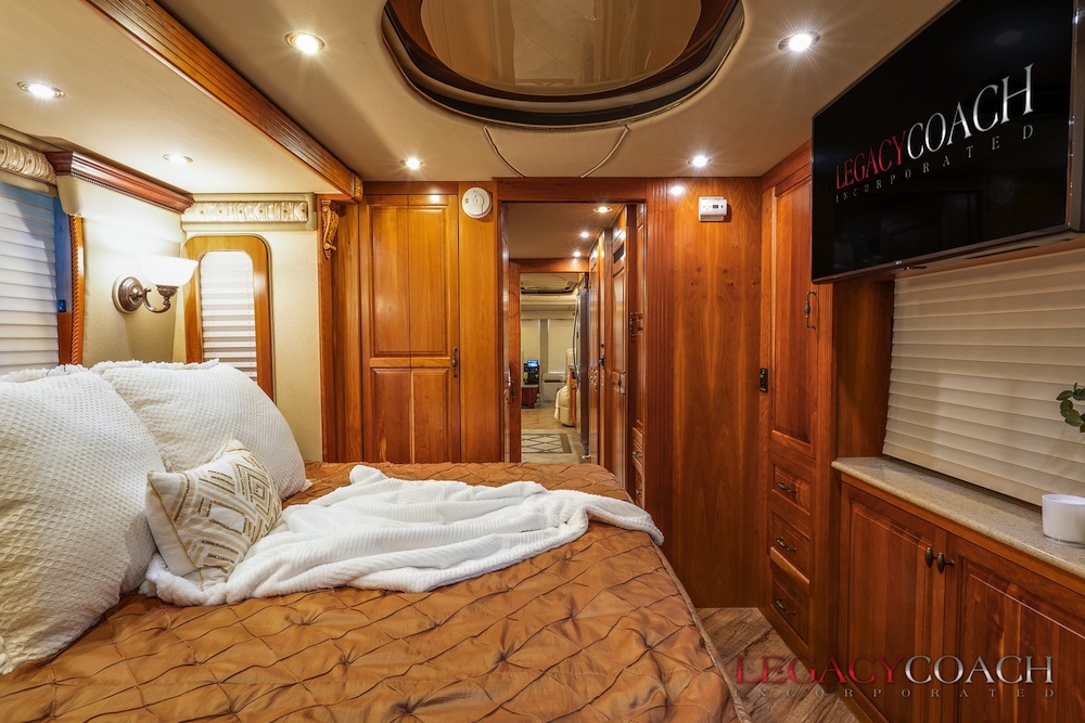 2005 Prevost Royale XLII For Sale