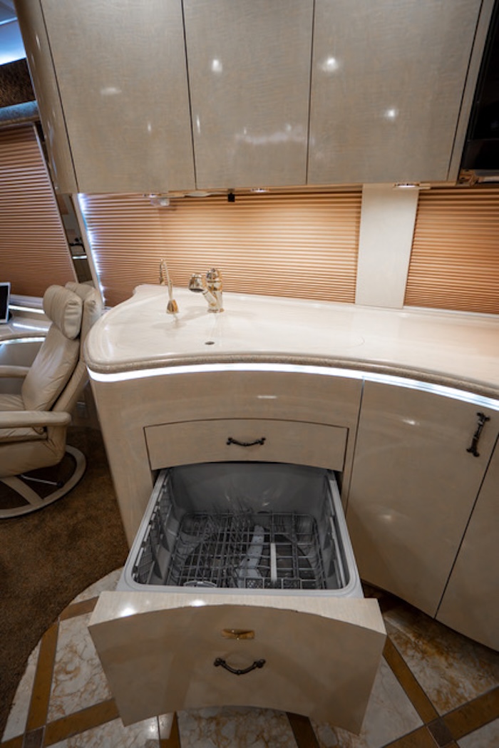 2006 Prevost Marathon H3-45 For Sale