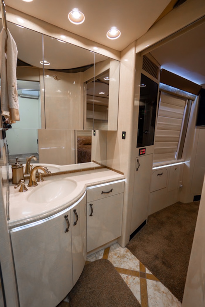 2006 Prevost Marathon H3-45 For Sale