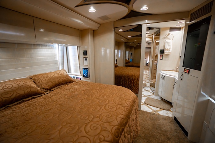 2006 Prevost Marathon H3-45 For Sale