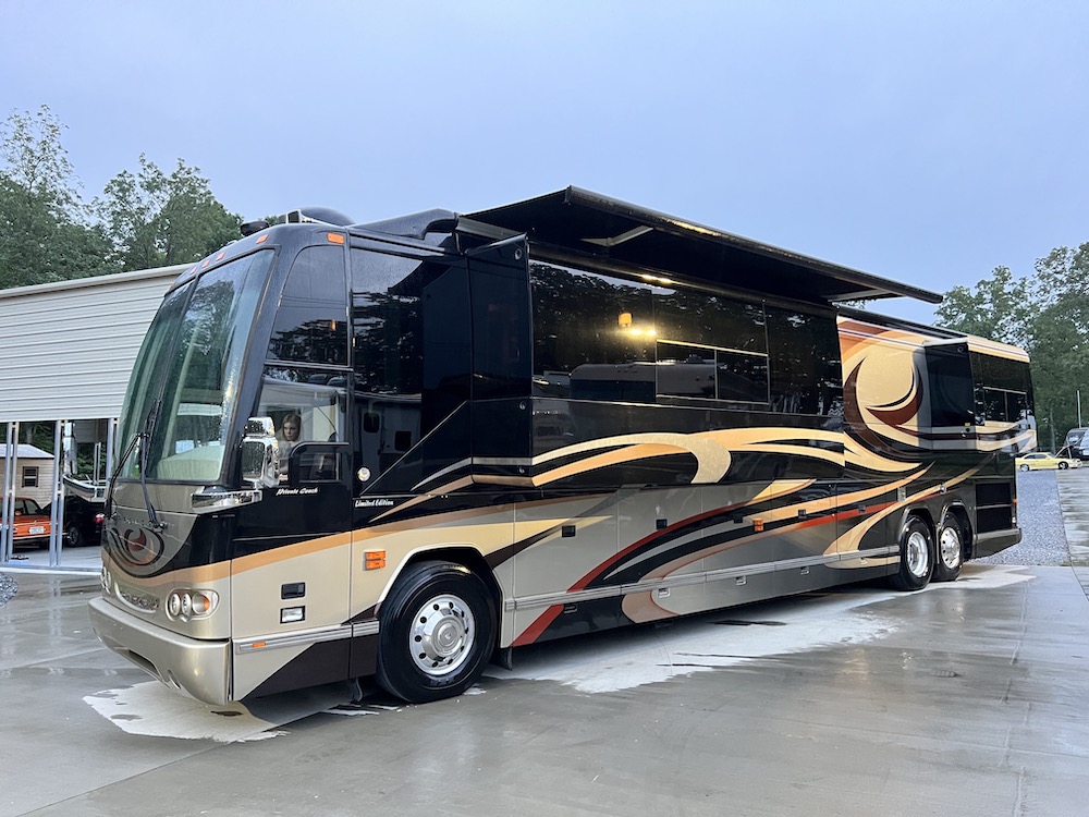 2006 Prevost American H3-45 For Sale