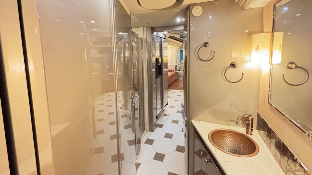 2006 Prevost Country Coach For Sale