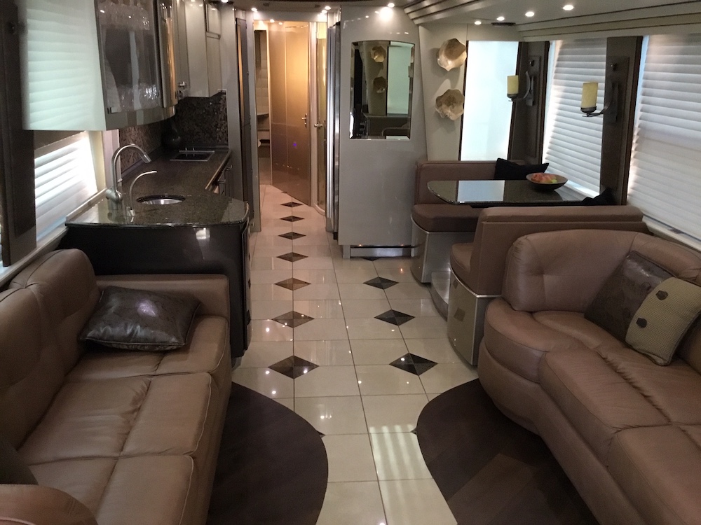 2006 Prevost Country Coach XLII For Sale