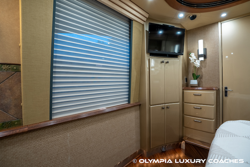 2006 Prevost Country Coach XLII For Sale