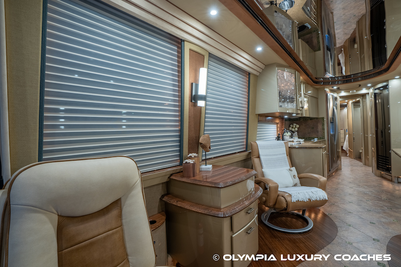 2006 Prevost Country Coach XLII For Sale