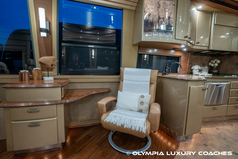 2006 Prevost Country Coach XLII For Sale