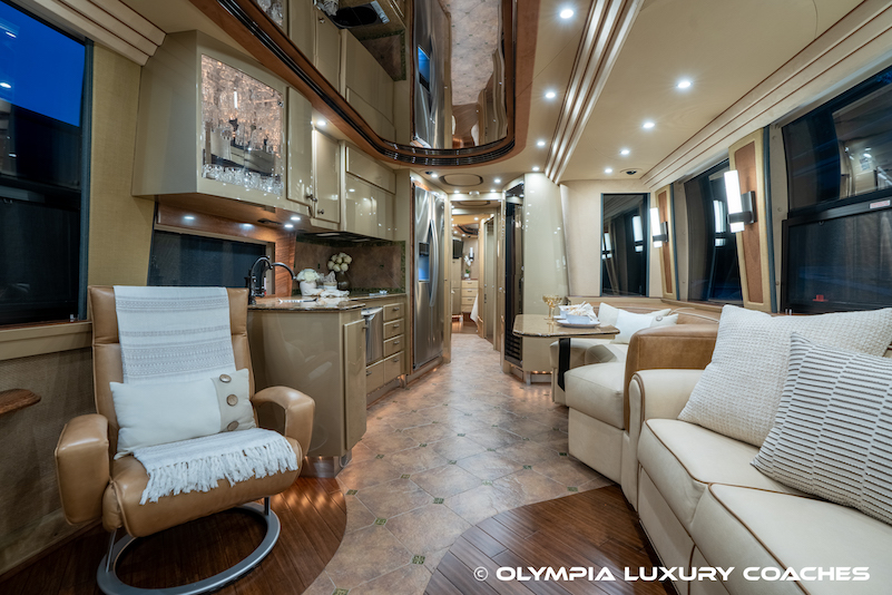 2006 Prevost Country Coach XLII For Sale