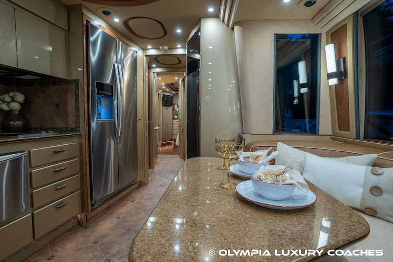 2006 Prevost Country Coach XLII For Sale