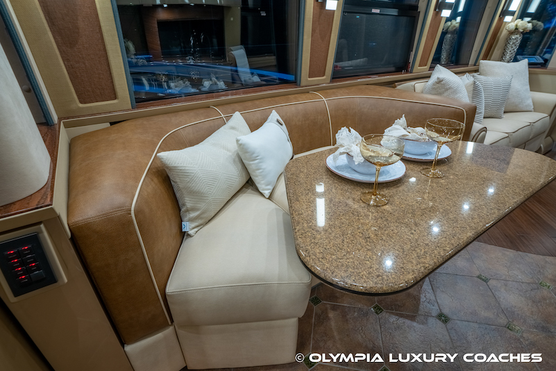 2006 Prevost Country Coach XLII For Sale