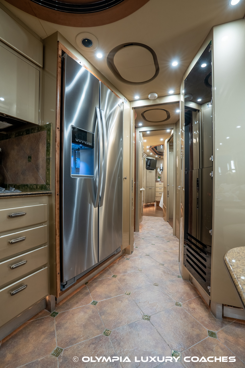 2006 Prevost Country Coach XLII For Sale