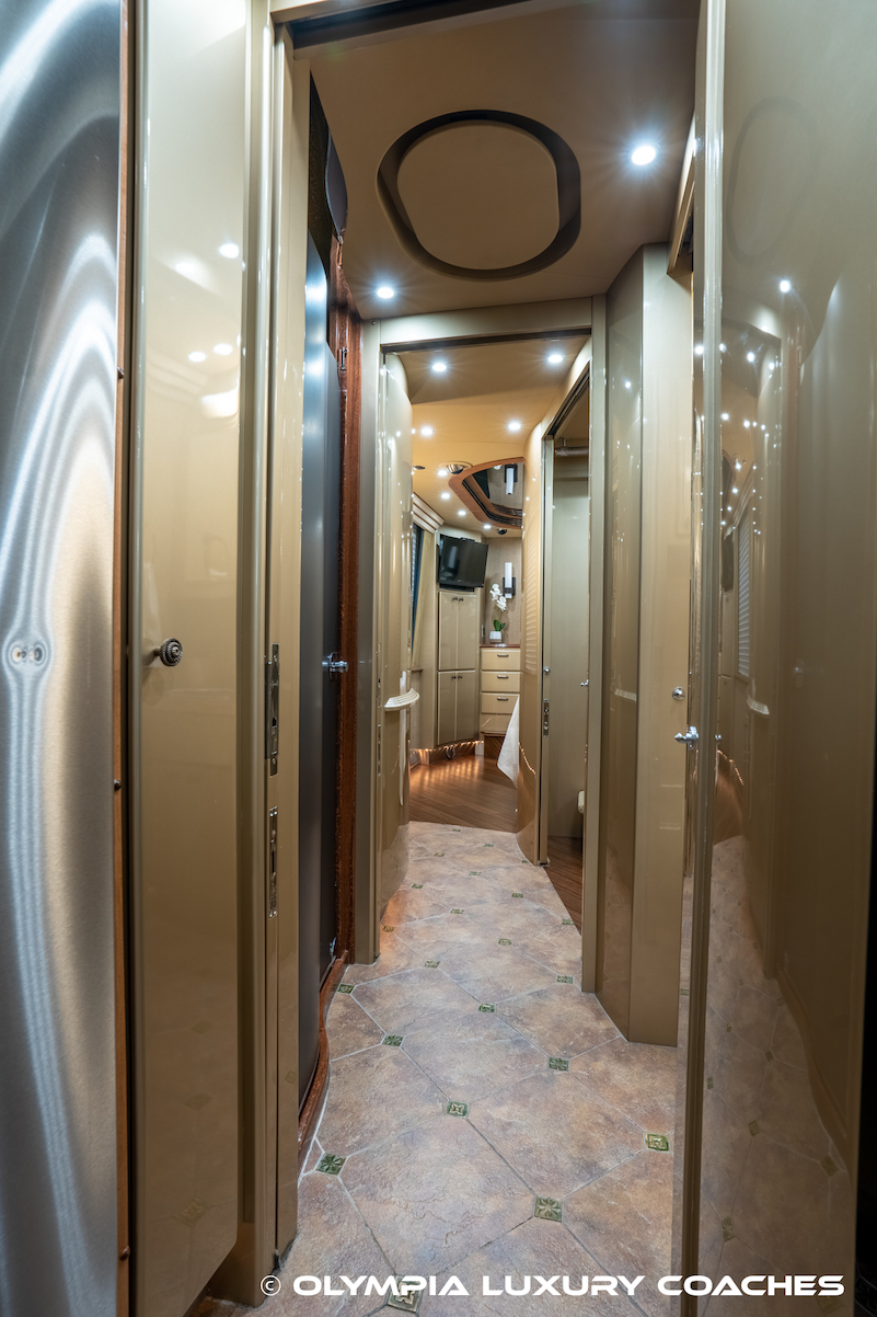 2006 Prevost Country Coach XLII For Sale