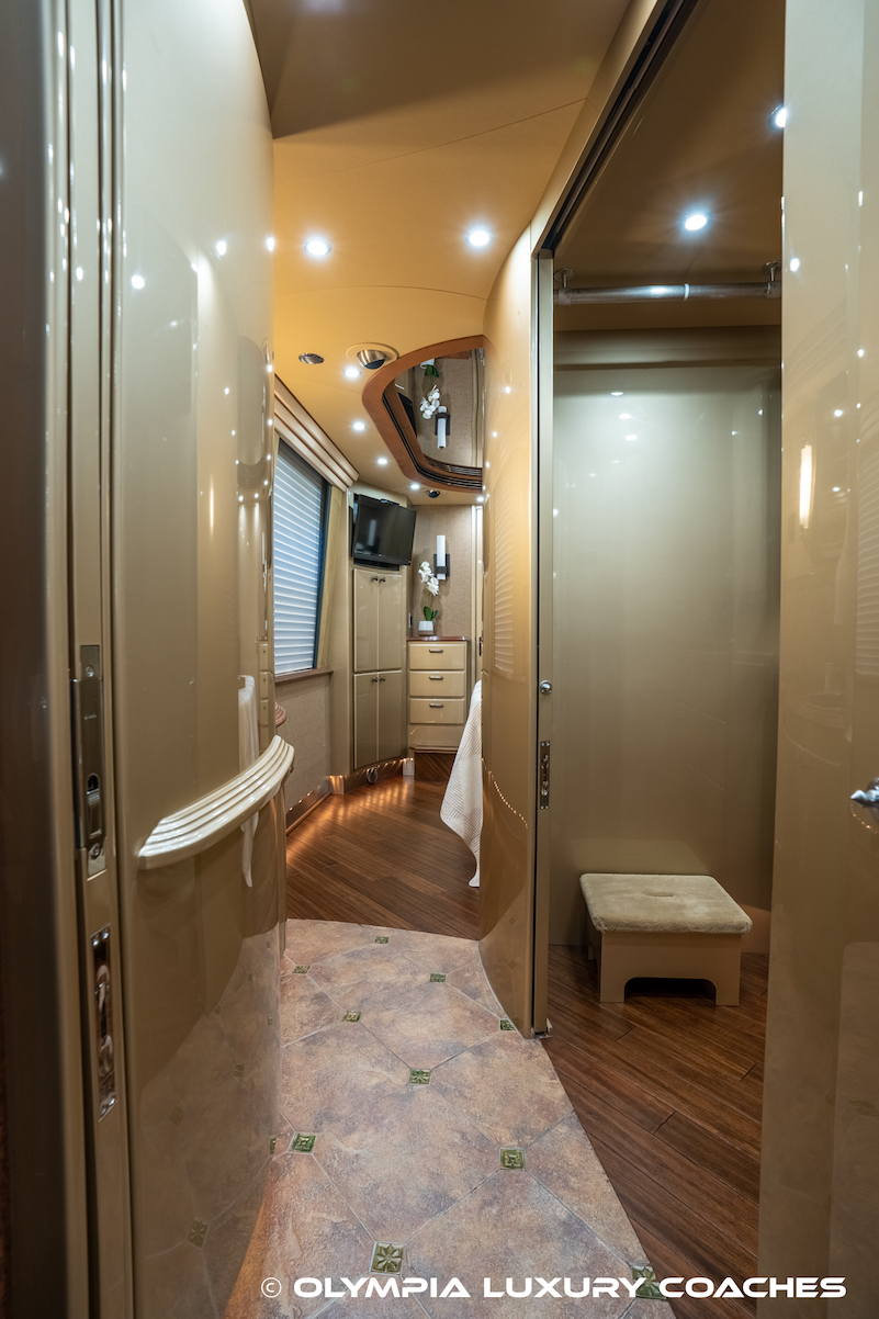 2006 Prevost Country Coach XLII For Sale