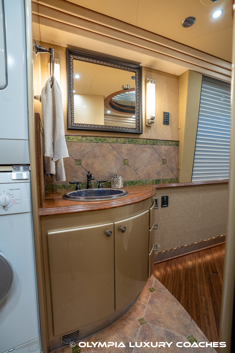 2006 Prevost Country Coach XLII For Sale