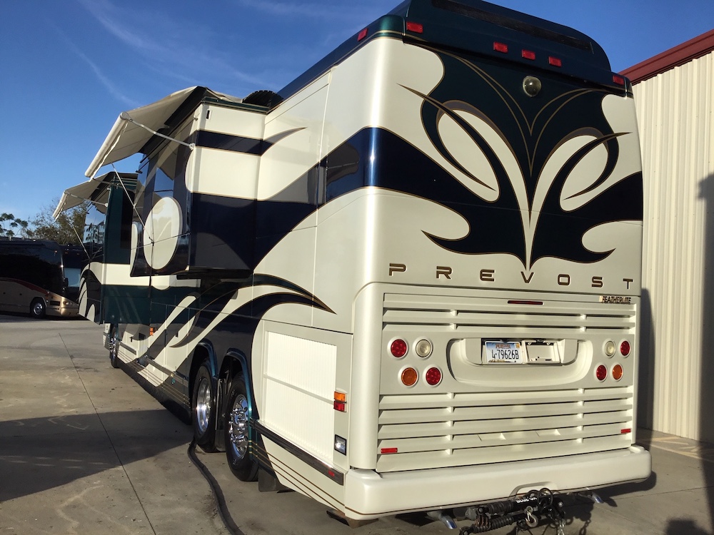 2006 Prevost Featherlite H3-45 For Sale