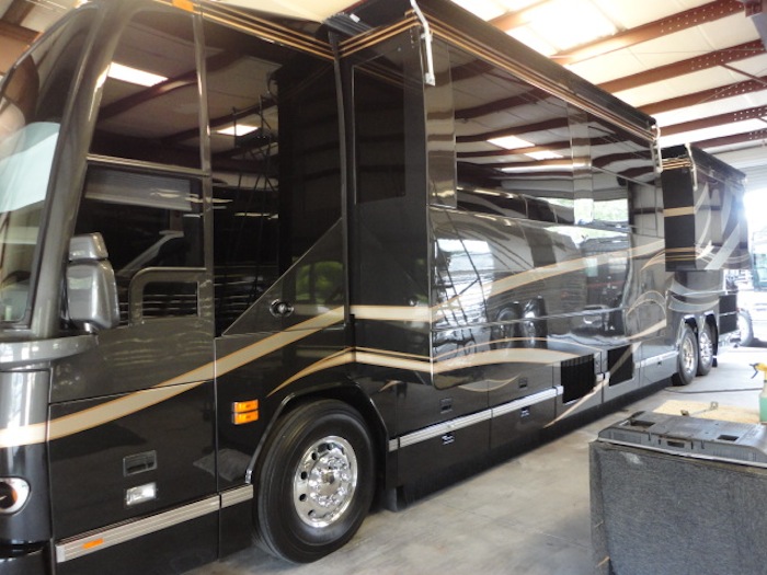 2006 Prevost Featherlite  H3-45 For Sale
