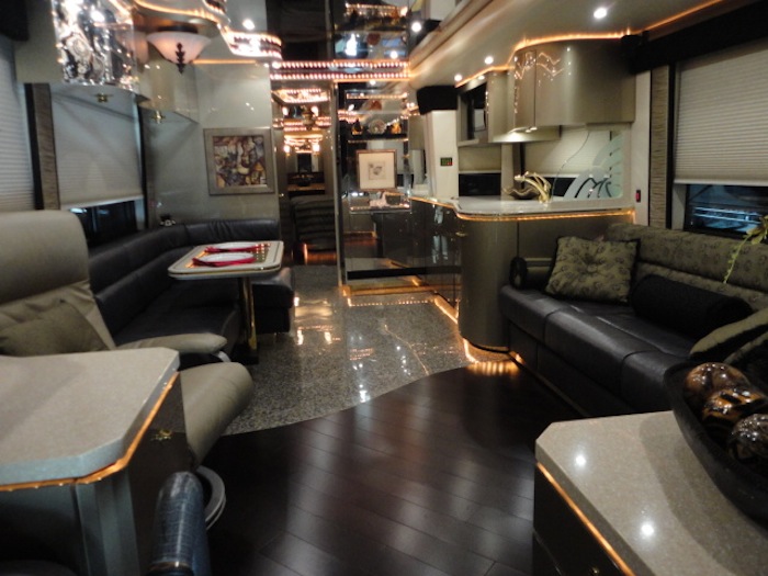 2006 Prevost Featherlite  H3-45 For Sale