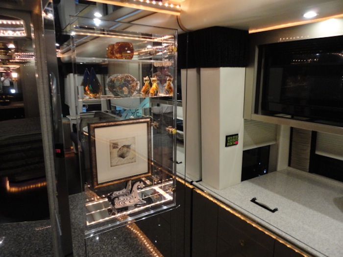 2006 Prevost Featherlite  H3-45 For Sale