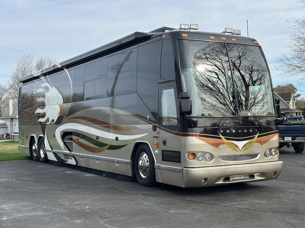 2006 Prevost Featherlite H3-45 For Sale