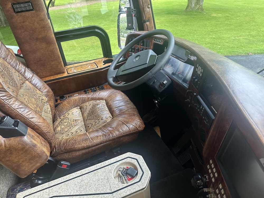 2006 Prevost Featherlite H3-45 For Sale