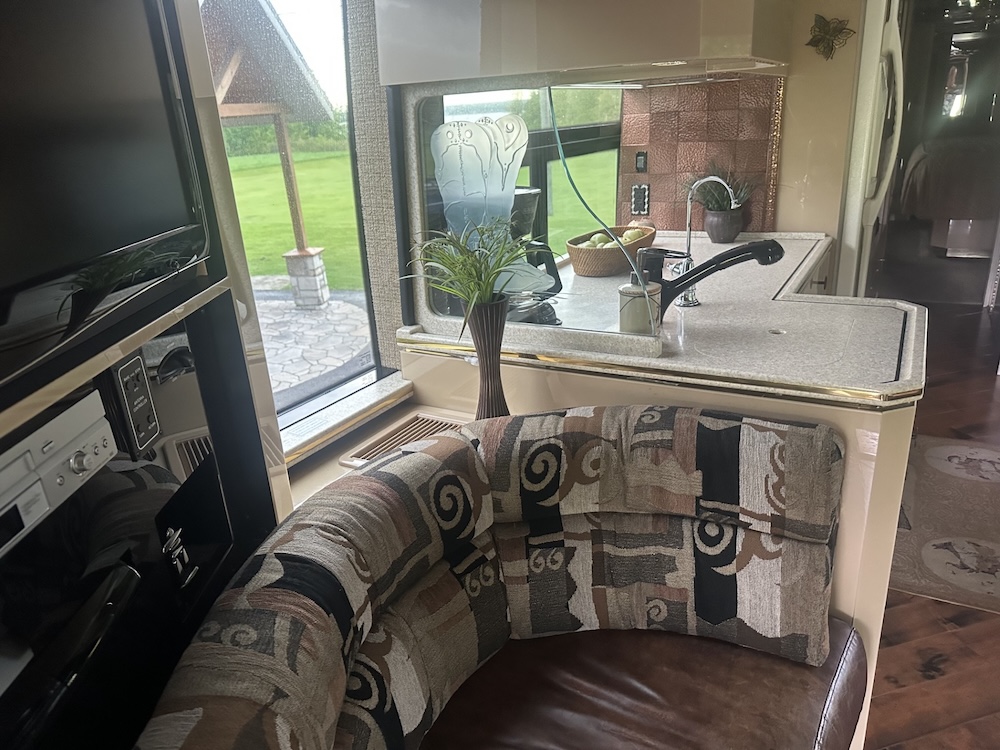 2006 Prevost Featherlite H3-45 For Sale