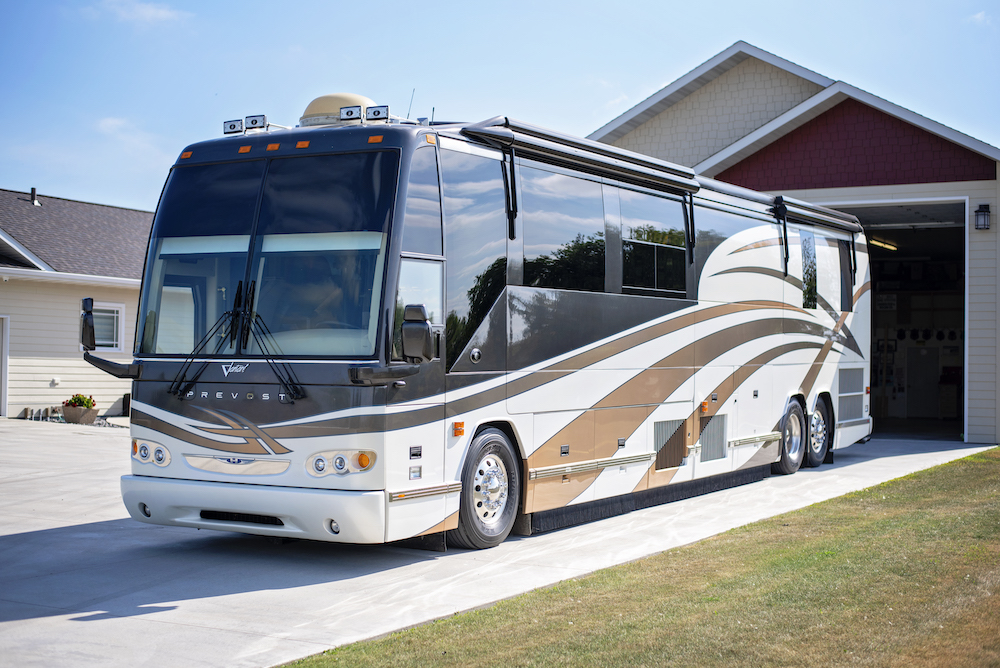 2006 Prevost Featherlite H3-45 For Sale