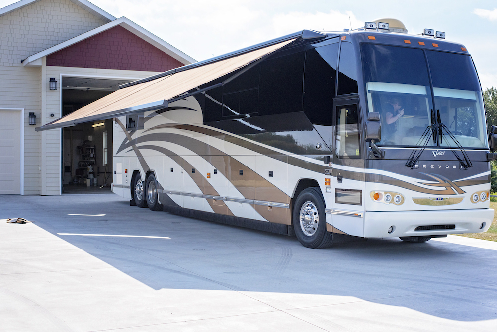 2006 Prevost Featherlite H3-45 For Sale