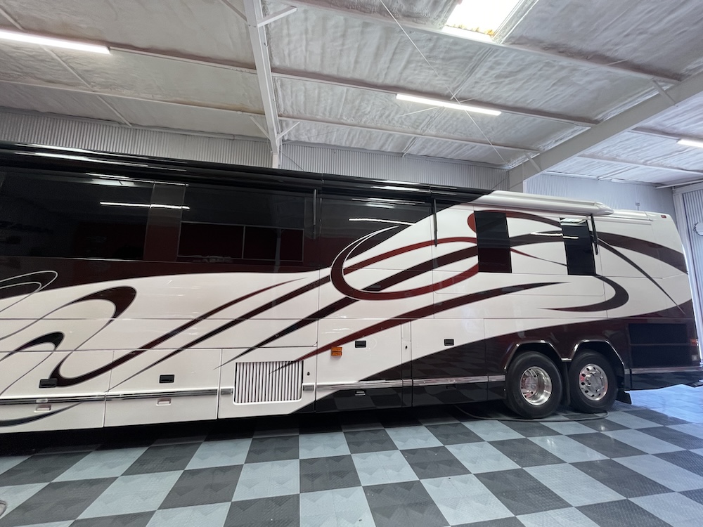 2006 Prevost Featherlite H3-45 For Sale