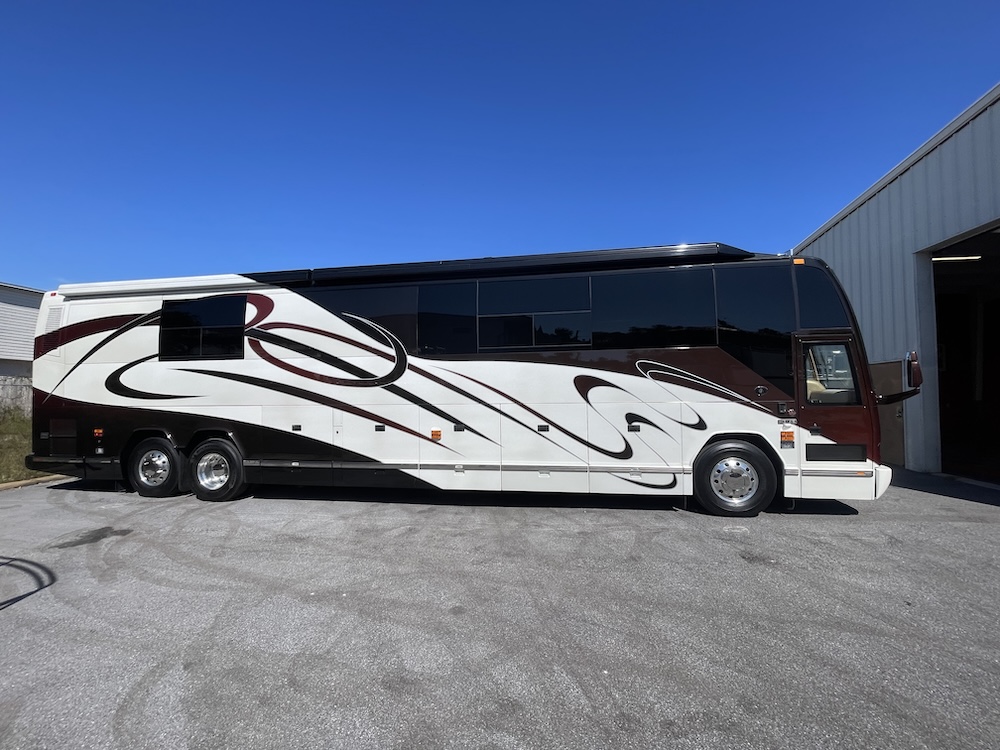 2006 Prevost Featherlite H3-45 For Sale
