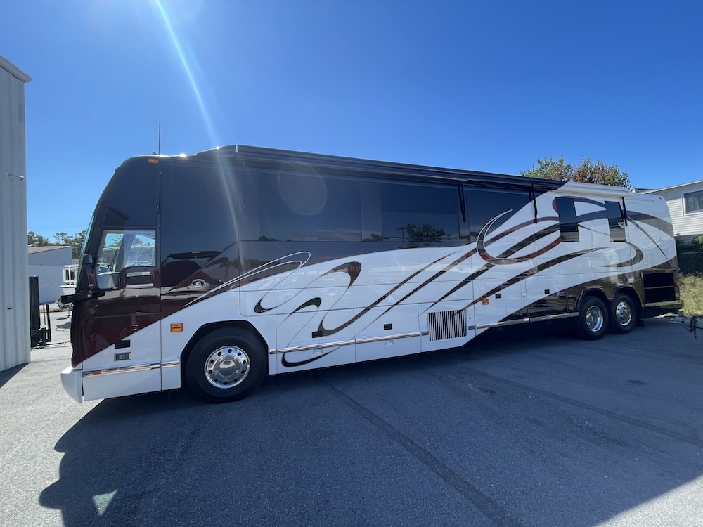 2006 Prevost Featherlite H3-45 For Sale