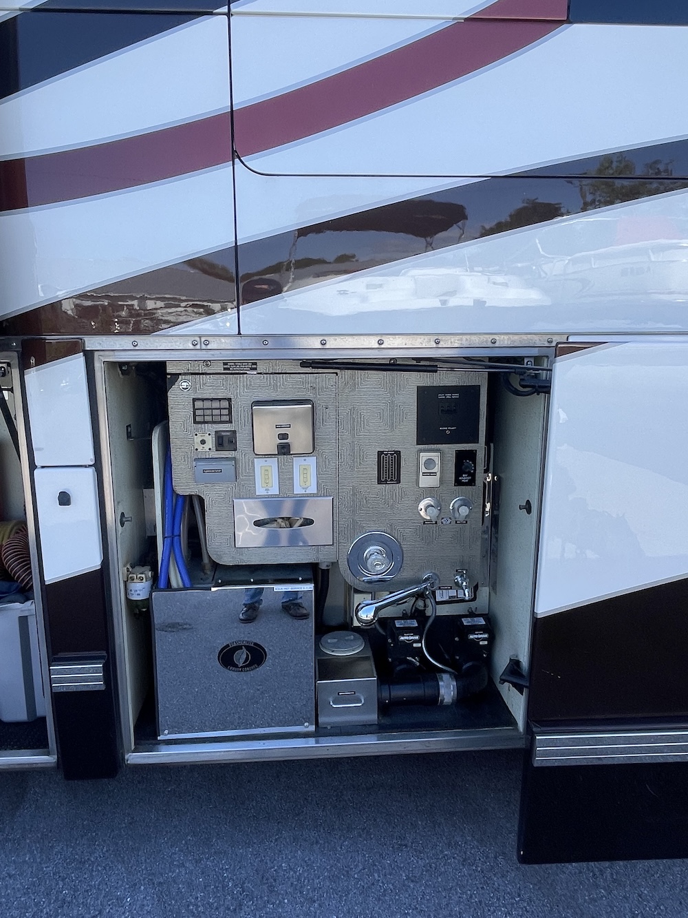 2006 Prevost Featherlite H3-45 For Sale