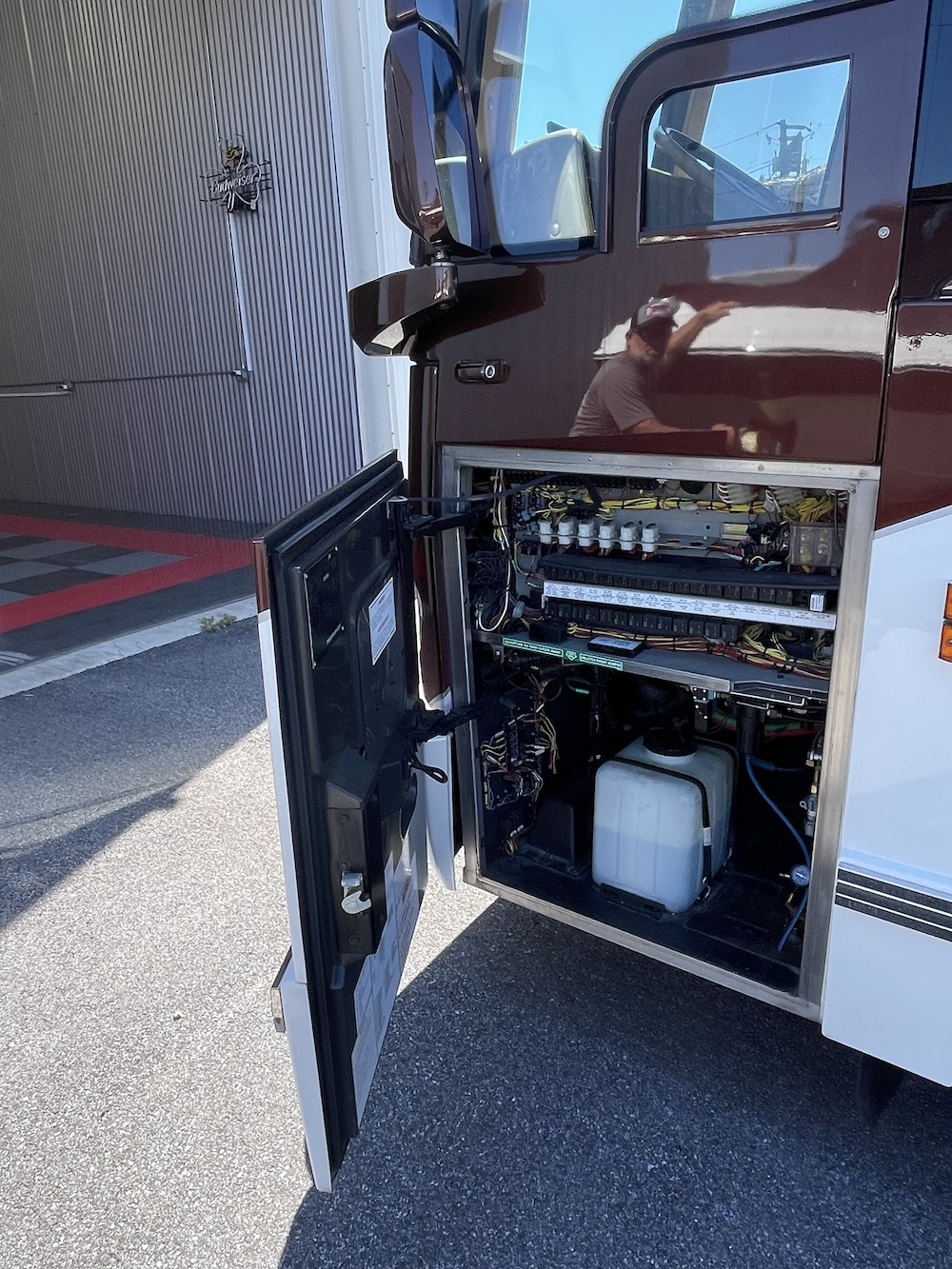 2006 Prevost Featherlite H3-45 For Sale