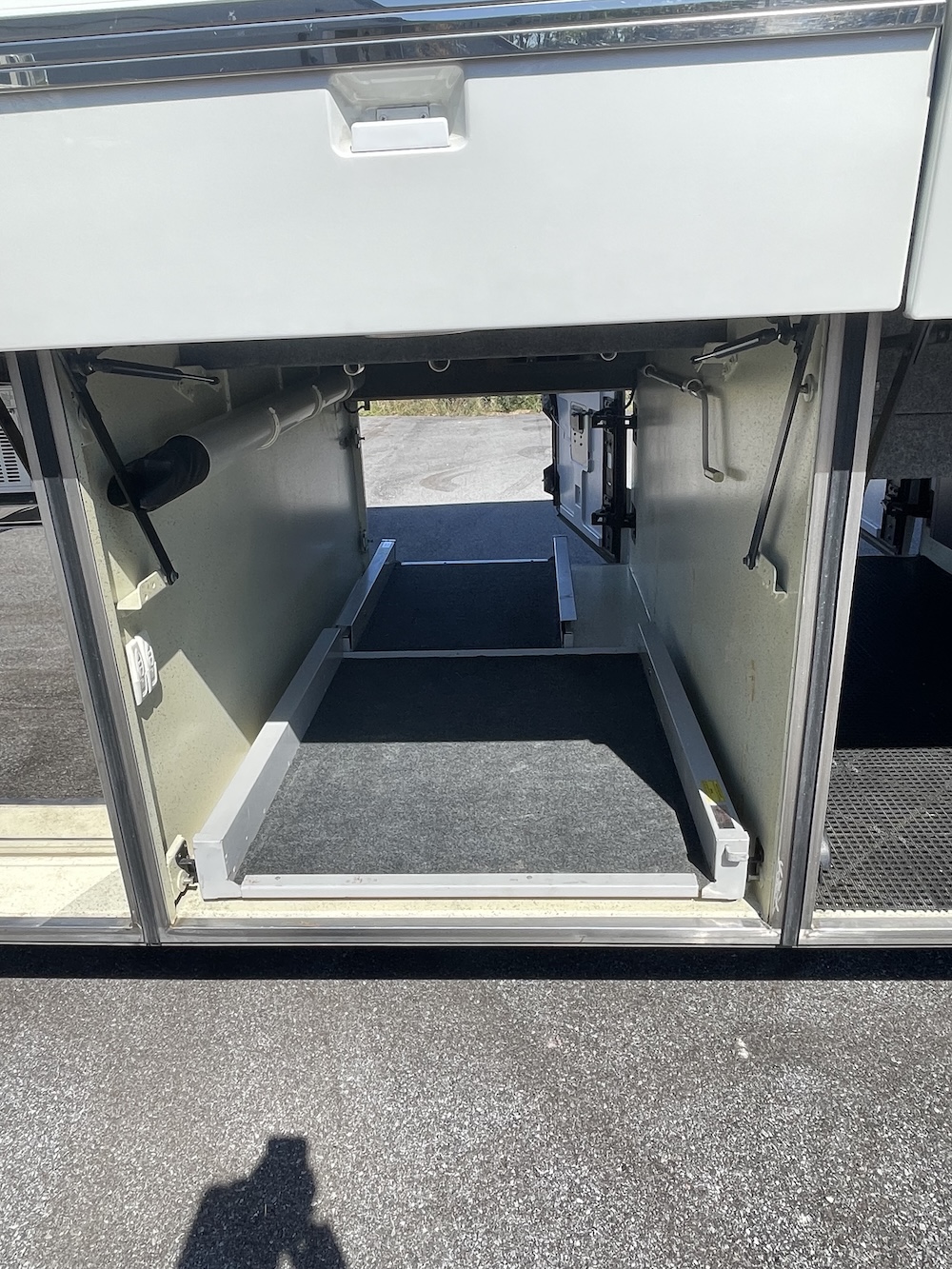 2006 Prevost Featherlite H3-45 For Sale