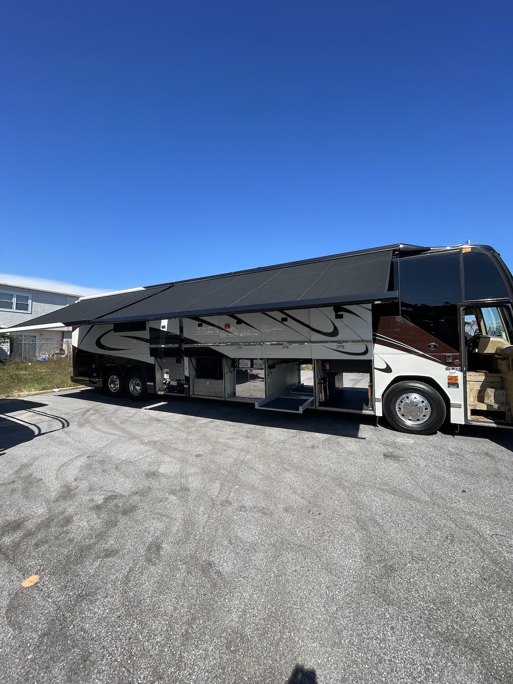 2006 Prevost Featherlite H3-45 For Sale