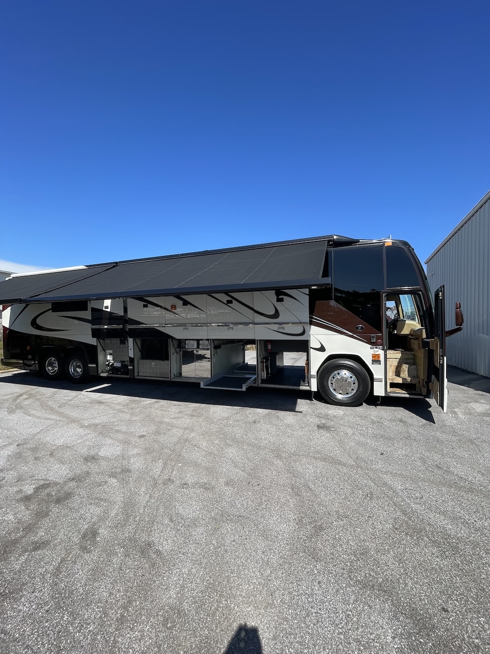 2006 Prevost Featherlite H3-45 For Sale