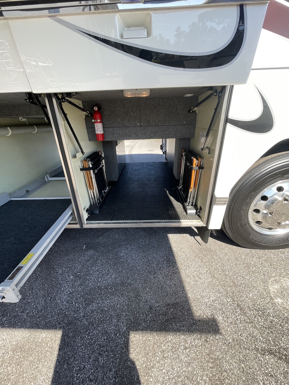 2006 Prevost Featherlite H3-45 For Sale