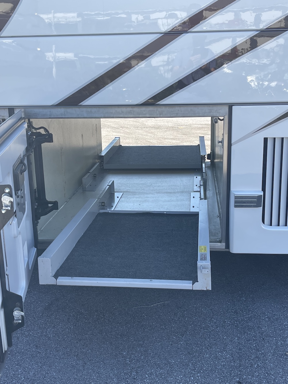 2006 Prevost Featherlite H3-45 For Sale