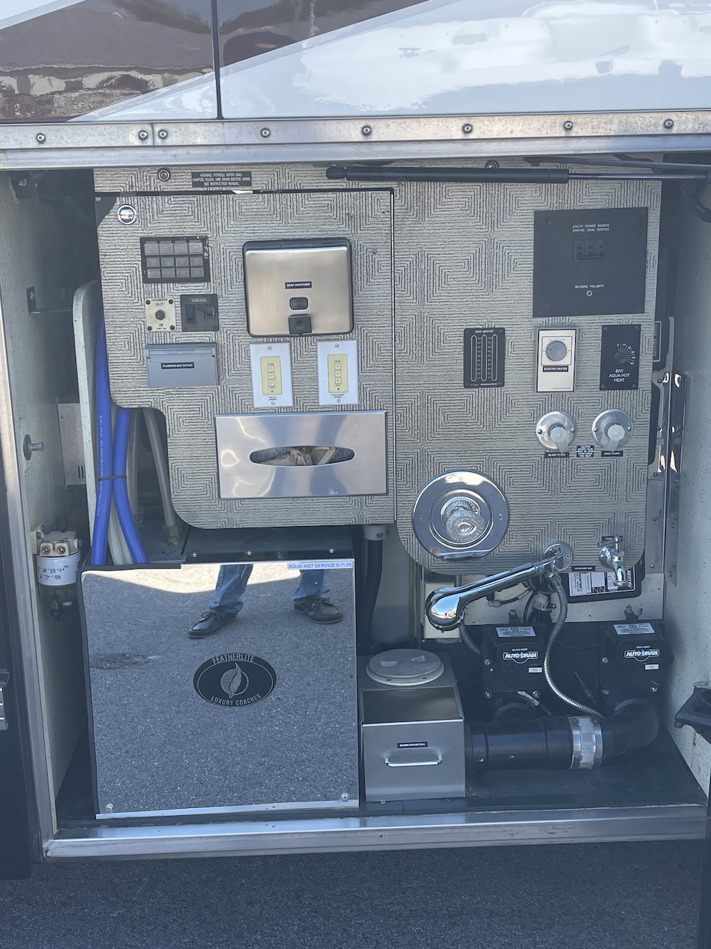 2006 Prevost Featherlite H3-45 For Sale
